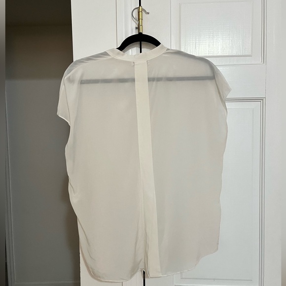 VINCE 💯 SILK BLOUSE - Picture 9 of 10